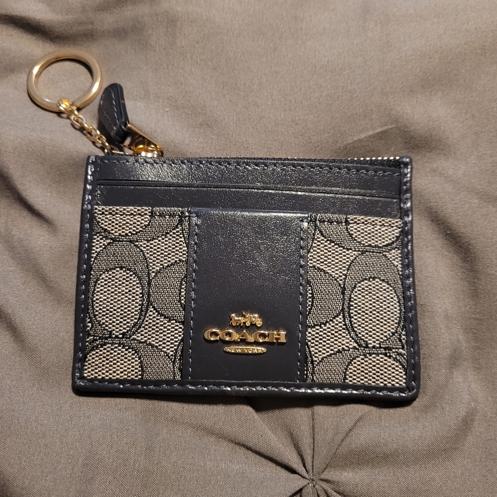NEW Coach Signature Black and Tan Key Card Holder